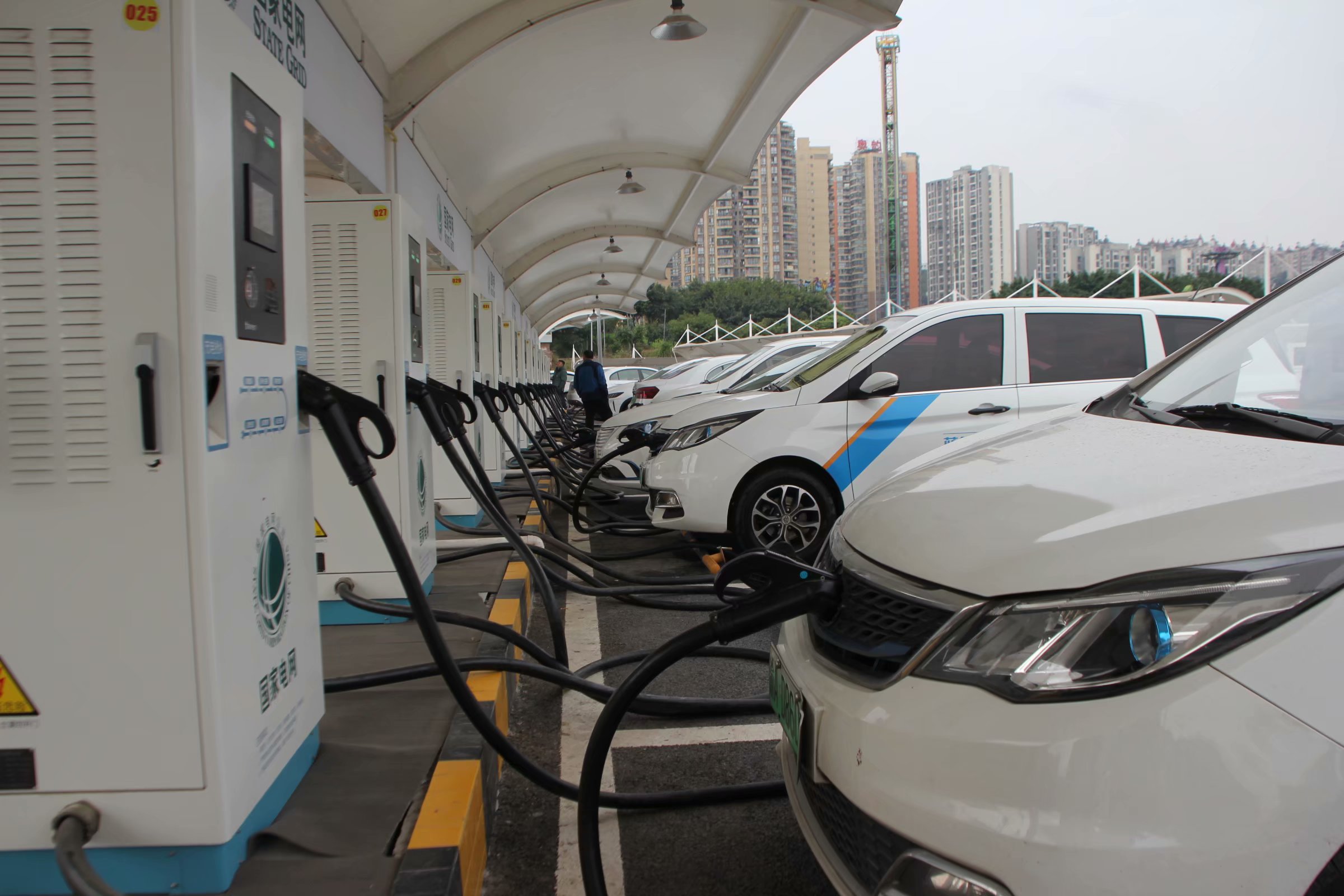 面对充电价格的大涨，新能源车主可以采取那些措施